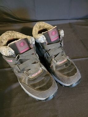 Fashion Brand Company Black Ankle Boots with Pink Accents